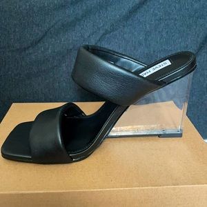 STEVE MADDEN Isa Black Wedge Sandals 👡